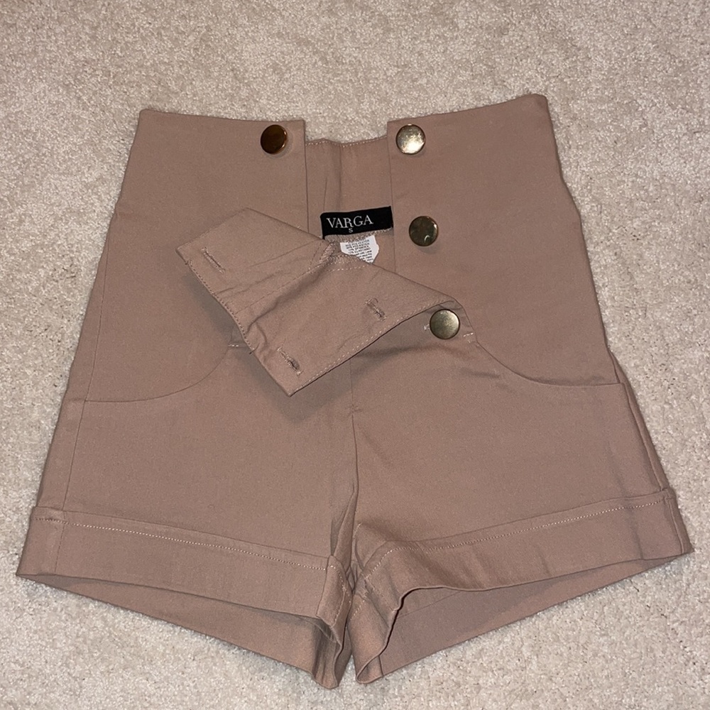 High Waisted Shorts - Picture 4 of 6